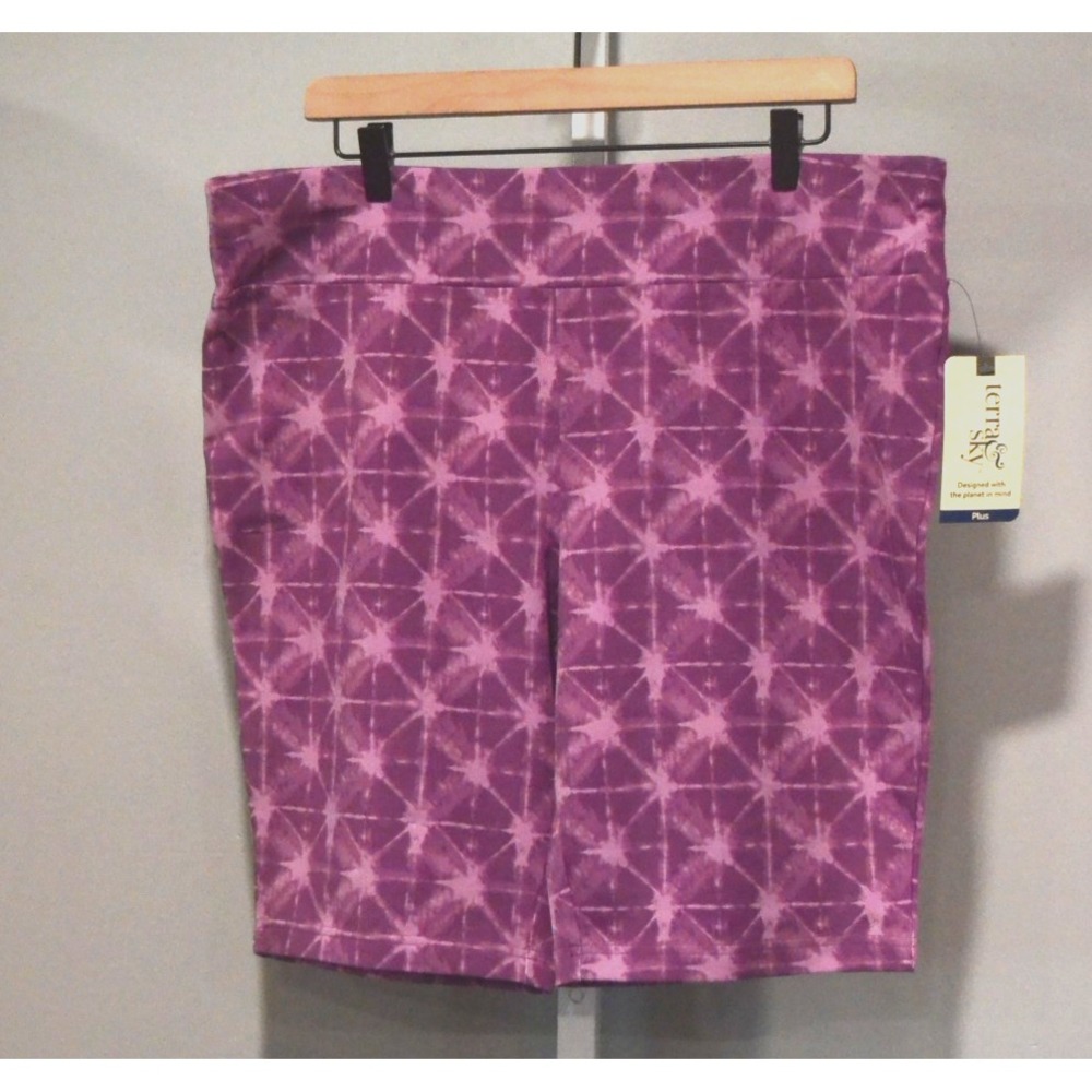 NWT Terra & Sky 1X (16W-18W) Violet Pink Bike Shorts Burst Print Cotton Blend